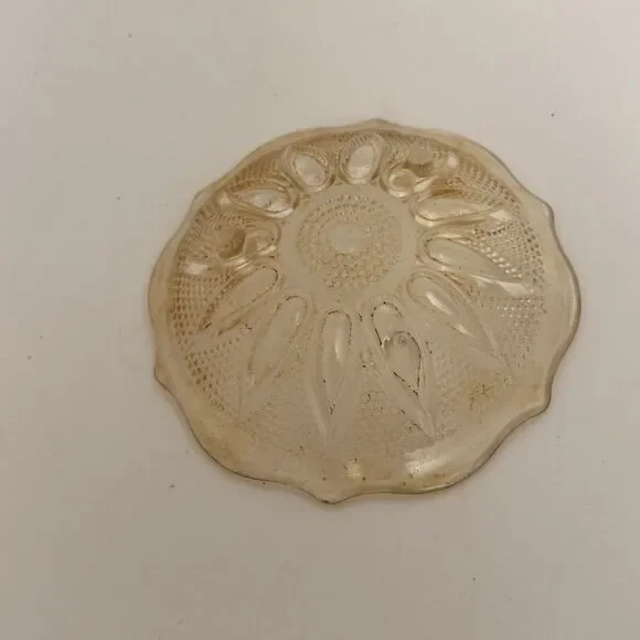 Vintage Pressed Glass Dish – 6” Clear Sunburst Pattern Scalloped Edge Bowl - Picture 4 of 7